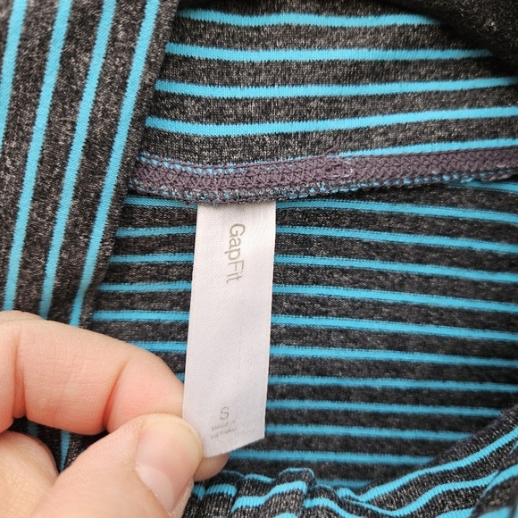 GapFit gray and aqua striped quarter zip jacket with thumb holes size small - Picture 4 of 6
